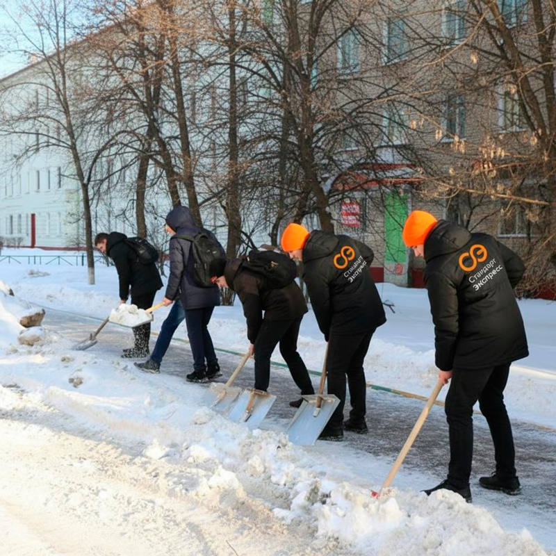 Уборка снега с крыш и территорий в Шуе